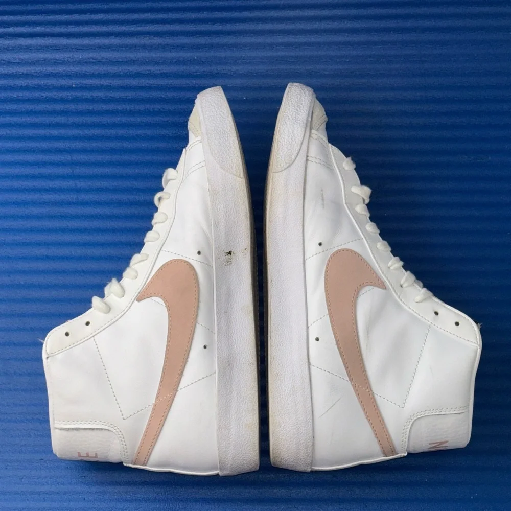 Size 10- Women’s Nike Blazer '77 Vintage Mid White Pink Oxford Sneakers